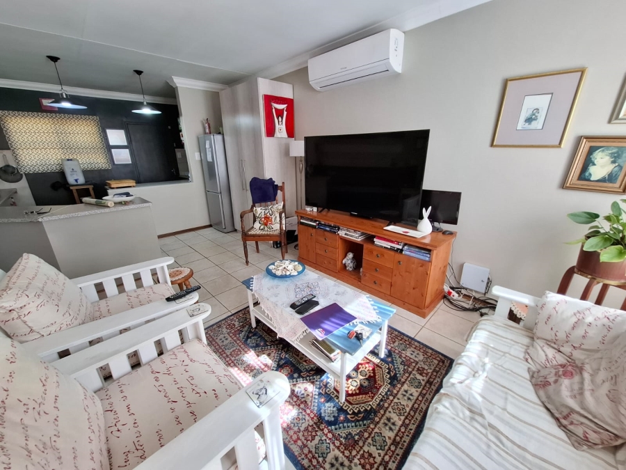 3 Bedroom Property for Sale in Langenhovenpark Free State